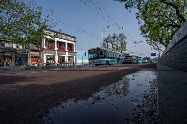 九八策略 这家重新开幕的百年老书店，留下北京城的中轴线记忆